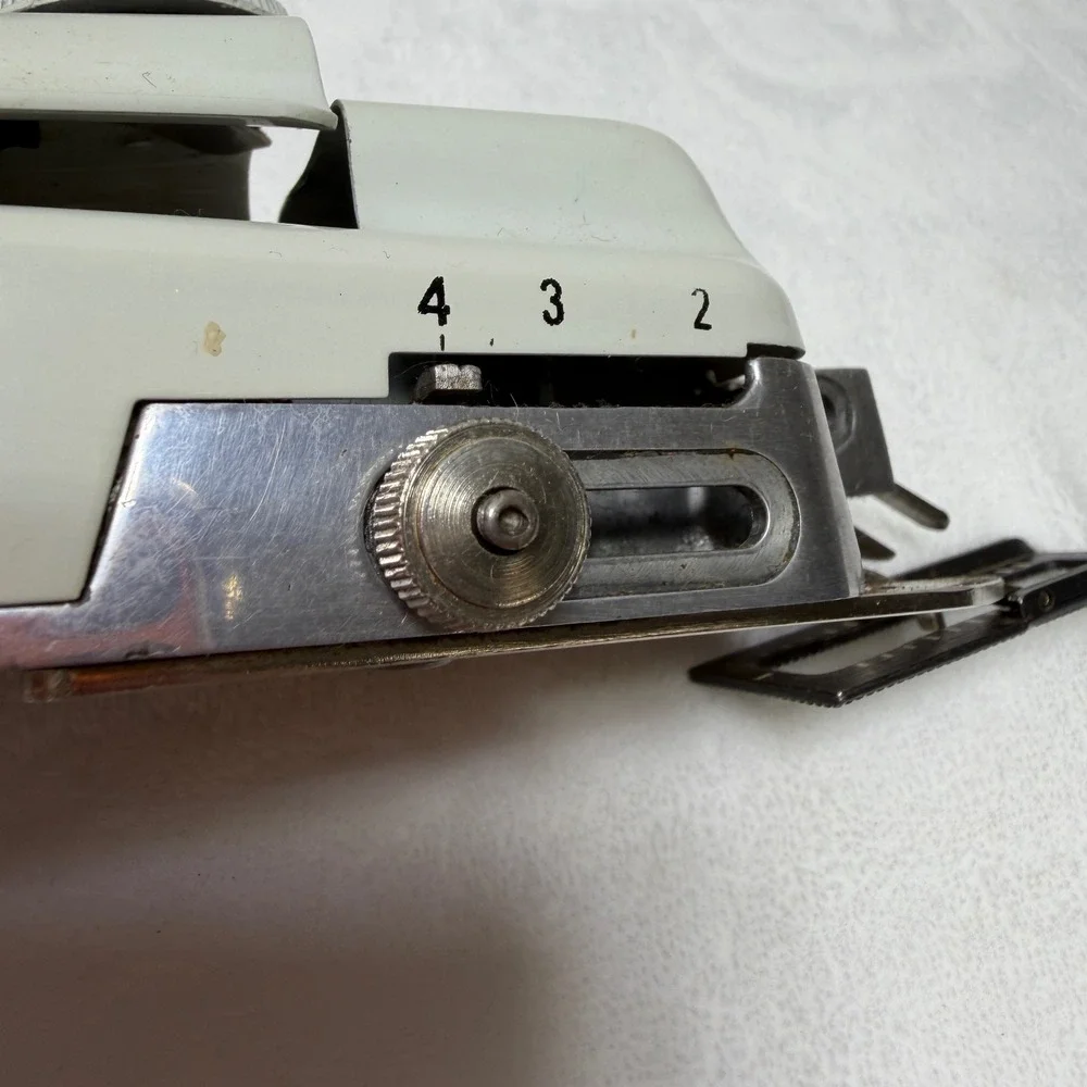 Singer‎ Automatic Buttonholing Attachment 161829 Touch & Sew Zig-Zag Vintage Set
